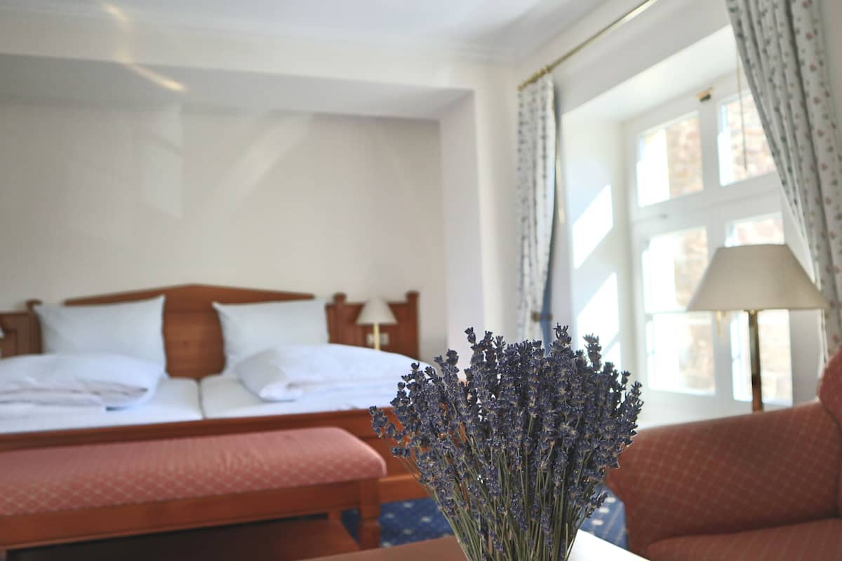 1 bedroom, hypo-allergenic bedding, in-room safe, blackout curtains