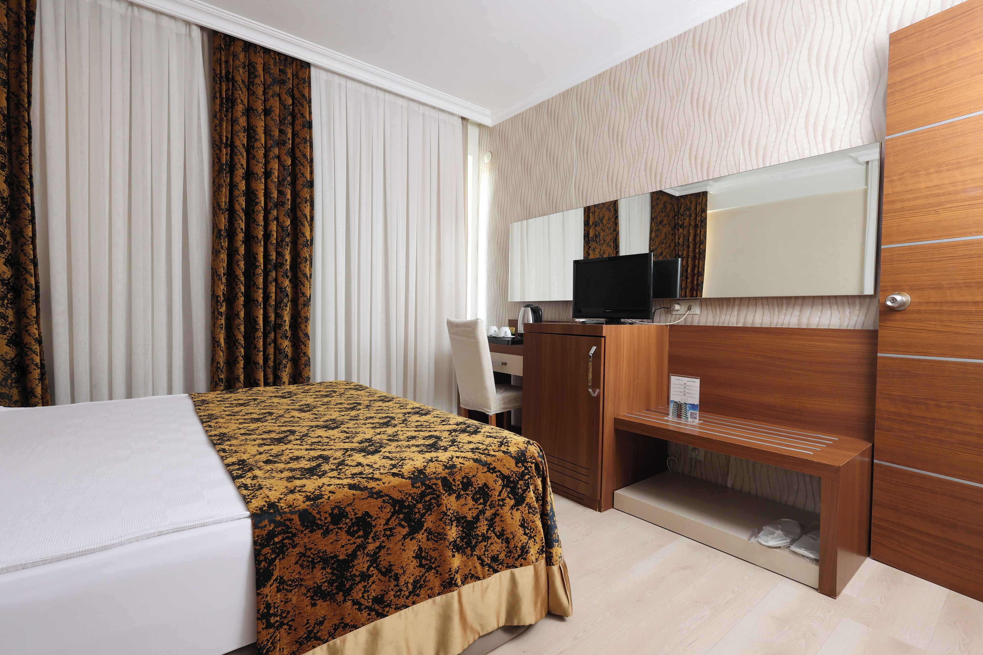 Photo - The Corner Park Hotel