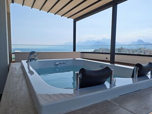 Luksussuite, 1 kingsize-seng, terrasse | Terrasse/patio