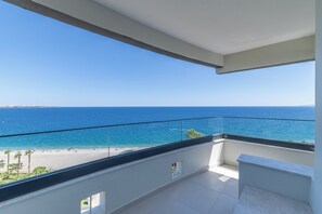 Deluxe Double Room, Sea View | Balcony