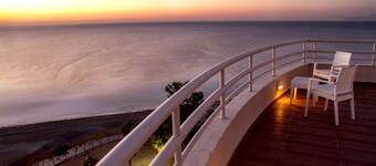 The Corner Park Hotel