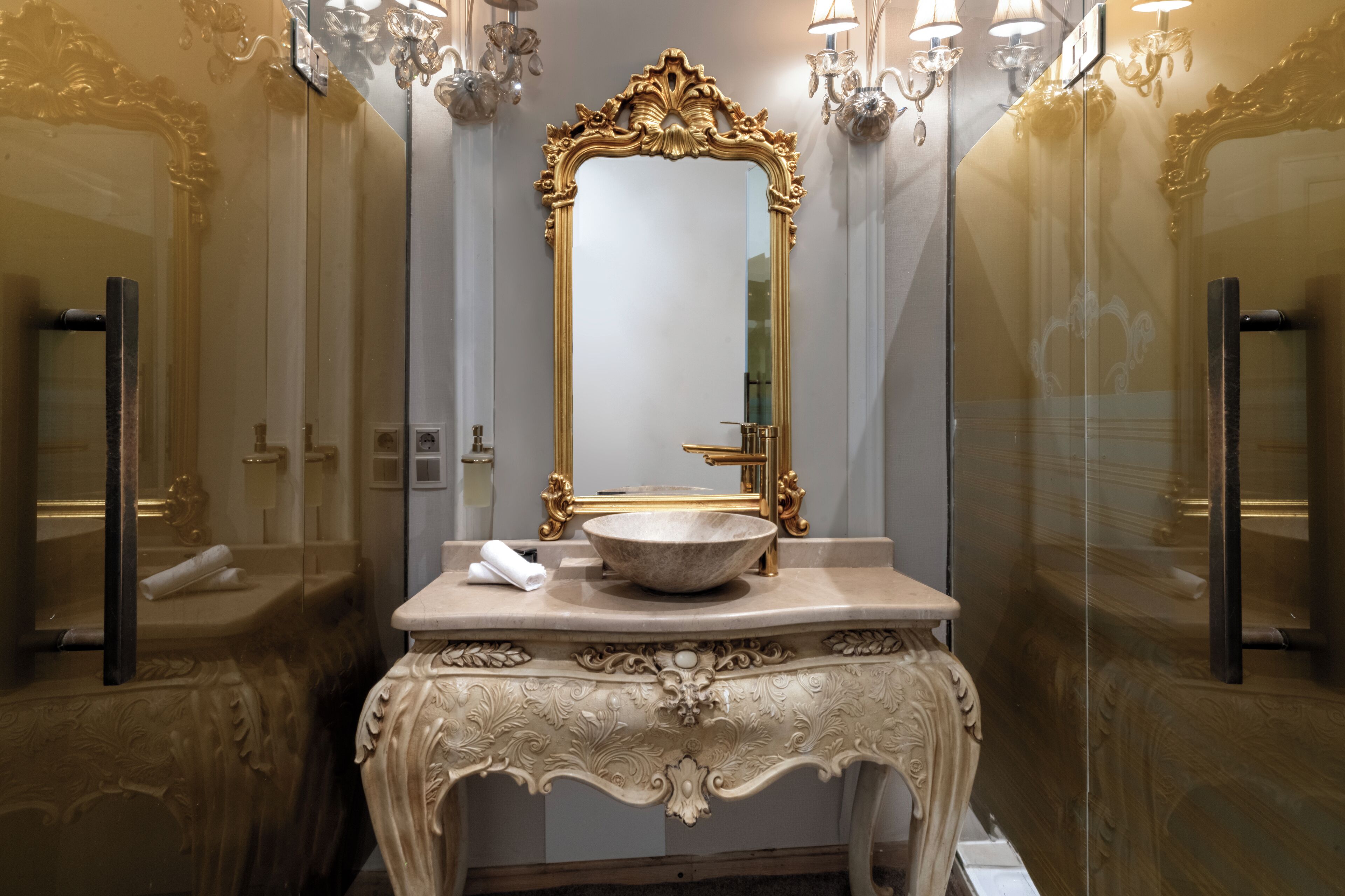 family suite | bathroom | hair dryer, bathrobes, slippers, towels