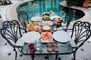 Gratis kontinental frukost varje dag 