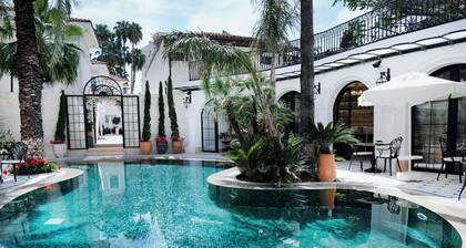 Elegance East Hotel - Boutique Class