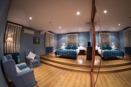 Ropa de cama de alta calidad, escritorio, wifi gratis y ropa de cama