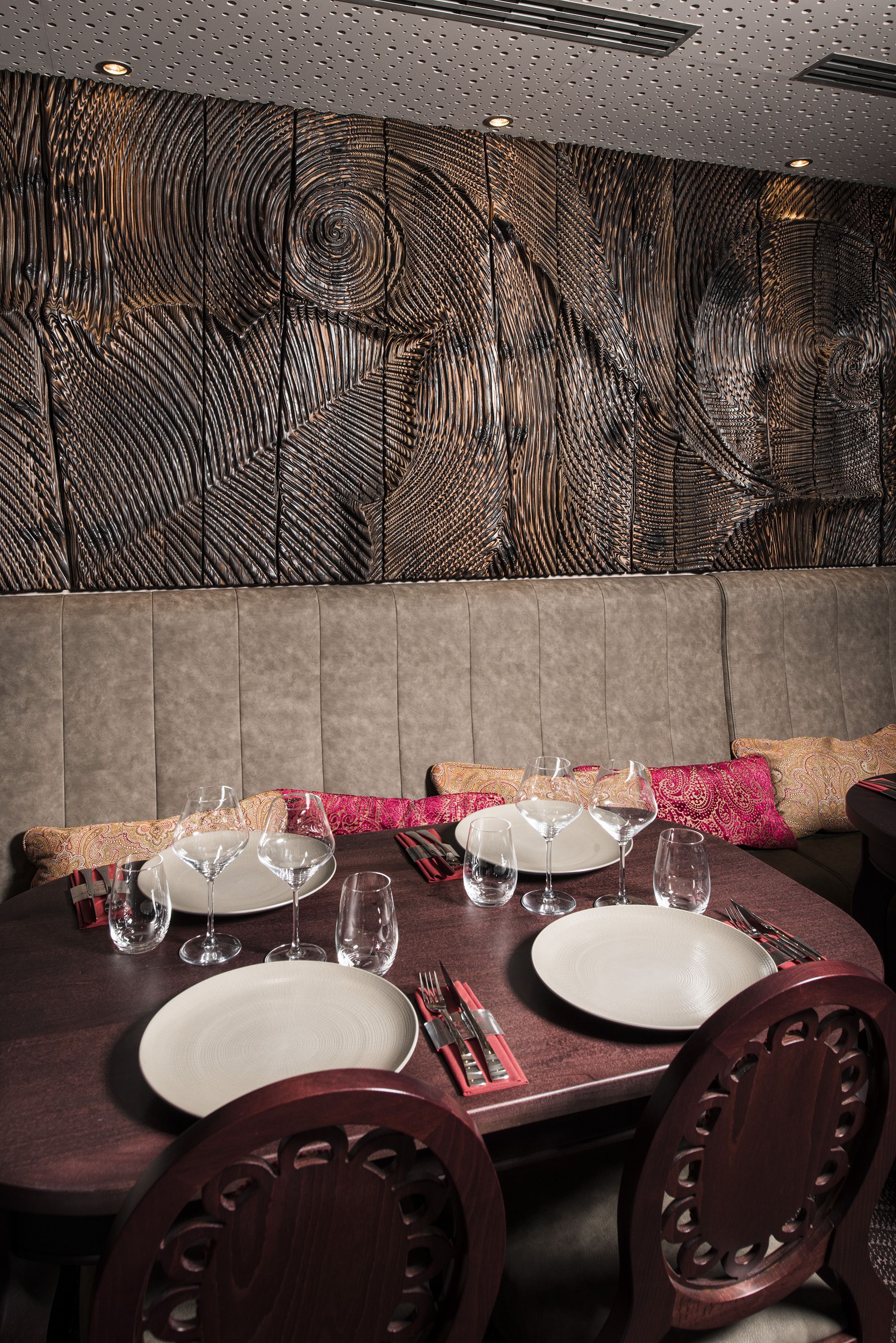 breakfast, lunch, dinner served; french cuisine