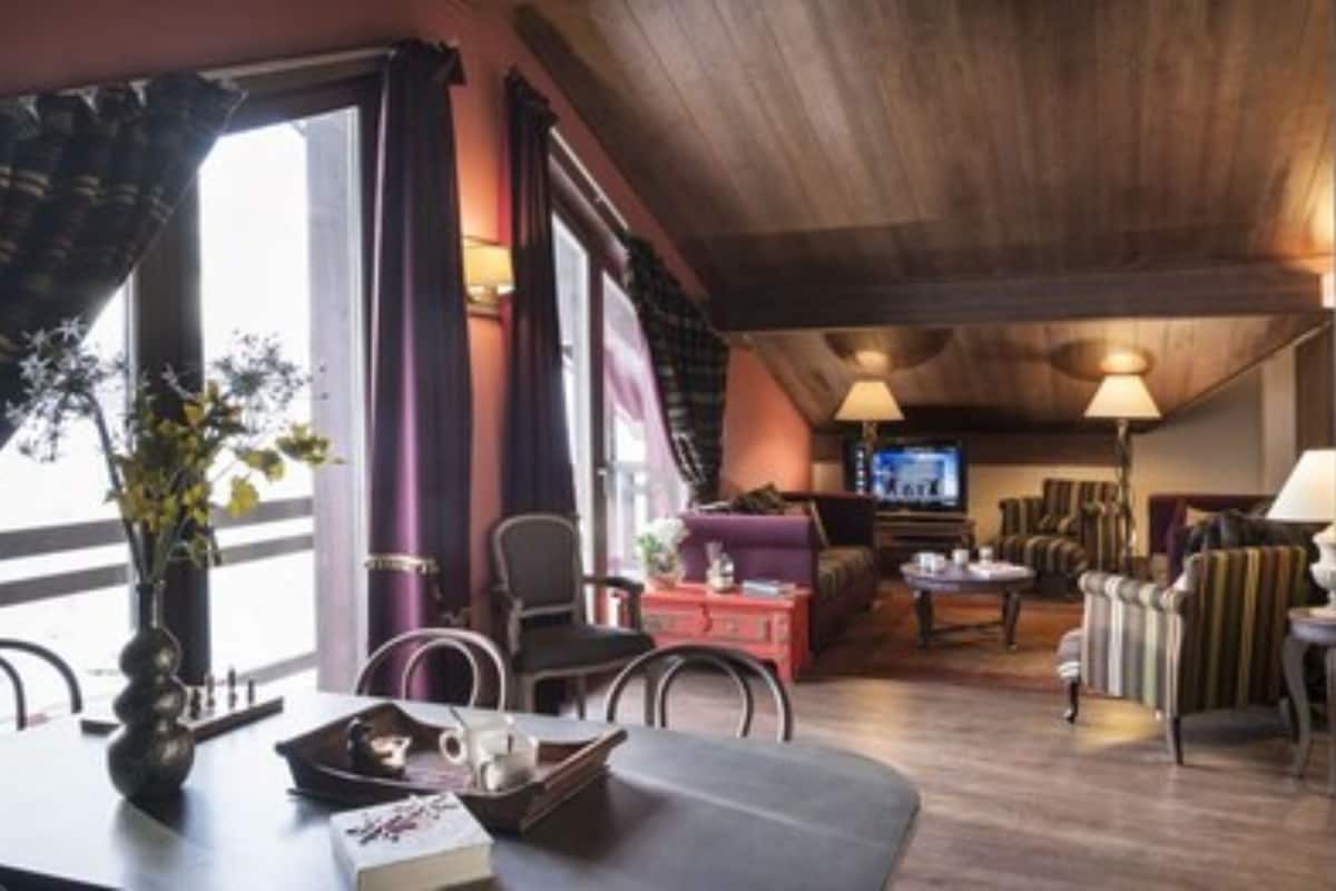 prestige suite | interior entrance