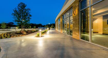 Holiday Inn Austin Airport by IHG