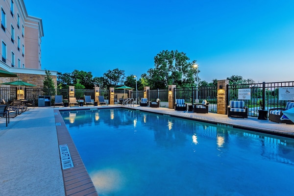 Outdoor pool, open 8 AM to 10 PM, sun loungers
