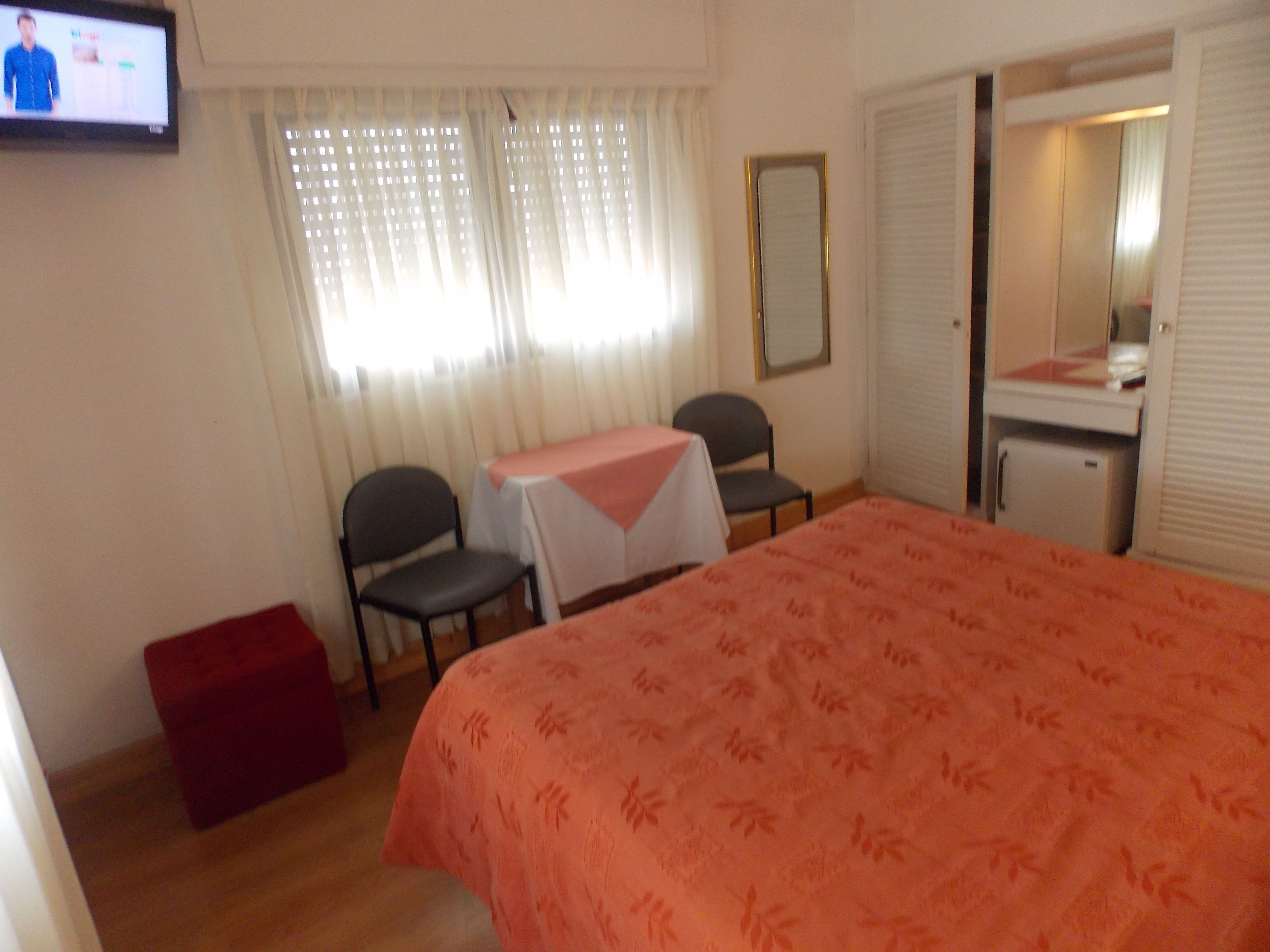 single room | minibar, in-room safe, blackout curtains, free wifi