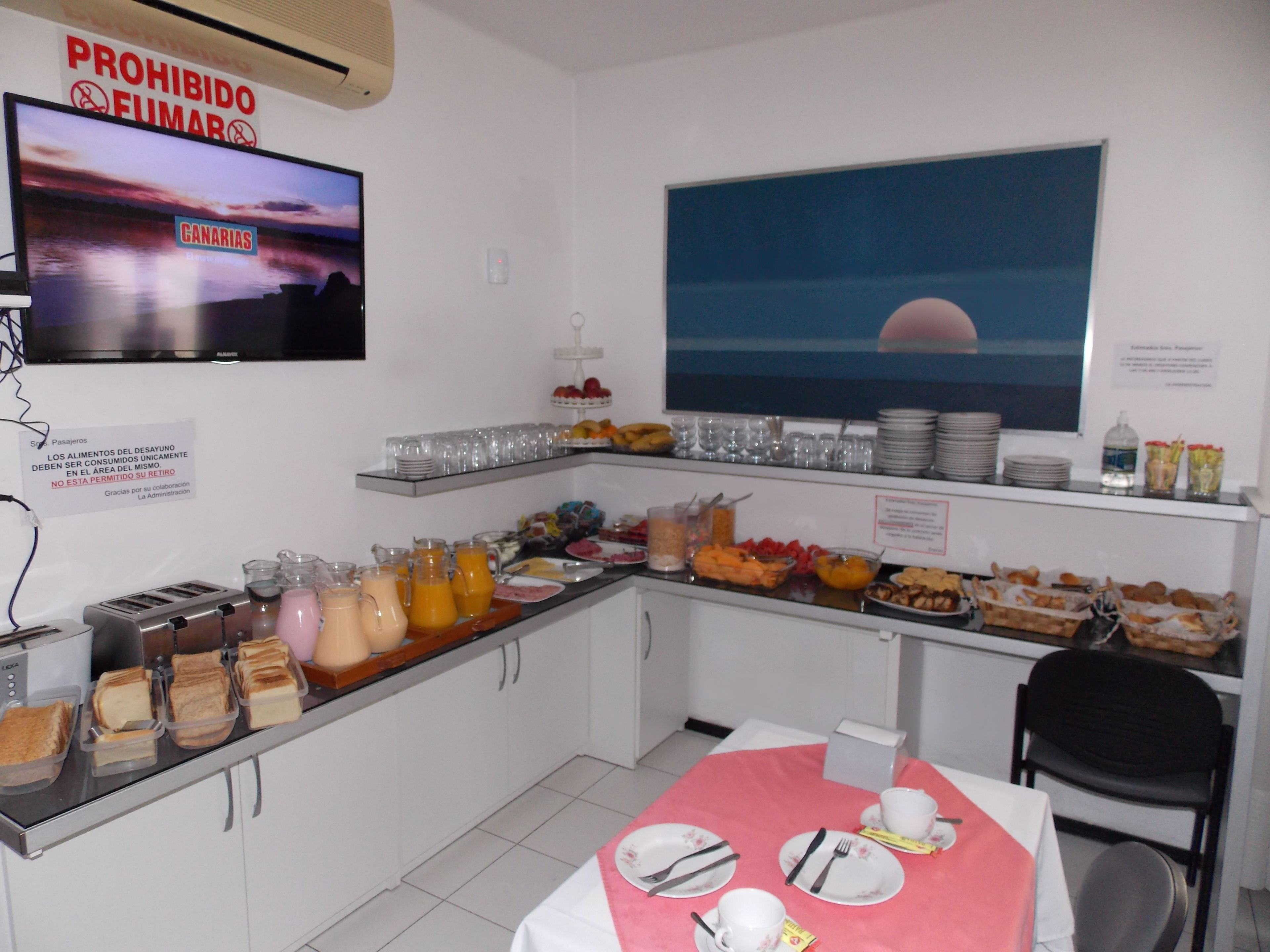 free daily buffet breakfast