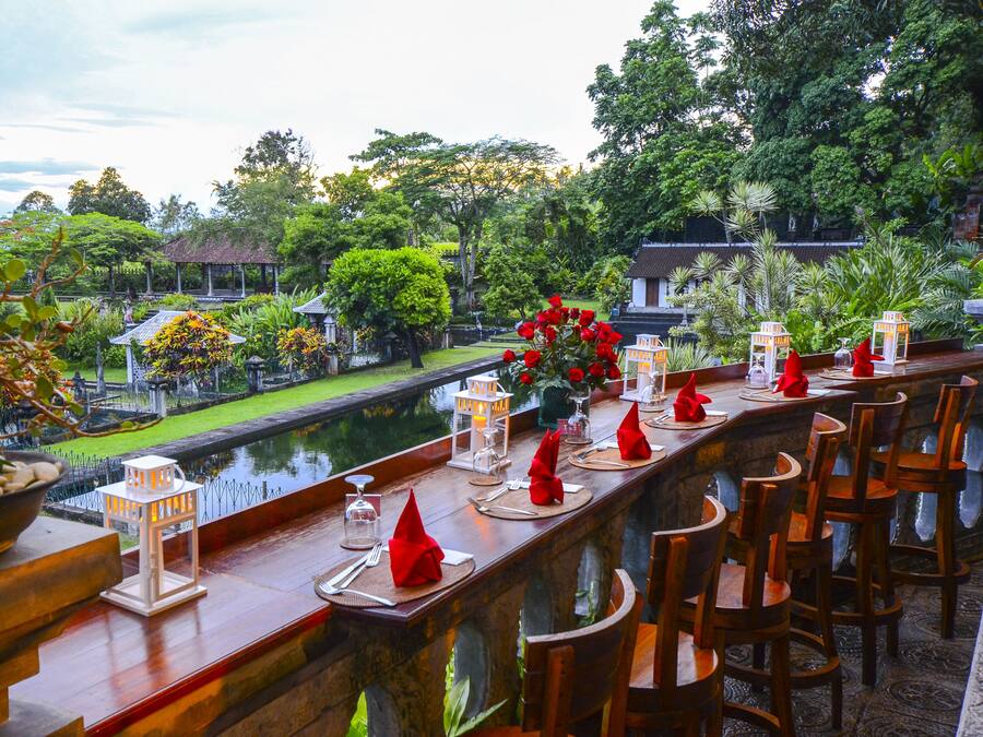 Breakfast, lunch, dinner served; Asian cuisine, garden views