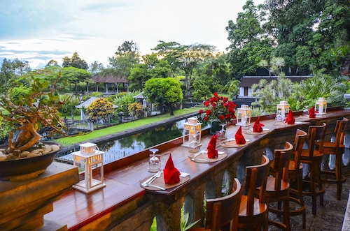 Tirta Ayu Hotel & Restaurant