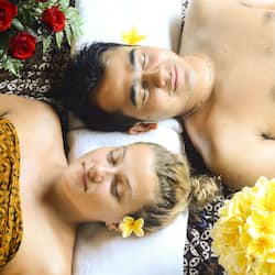 Bain à remous, soins corporels, soins d'aromathérapie