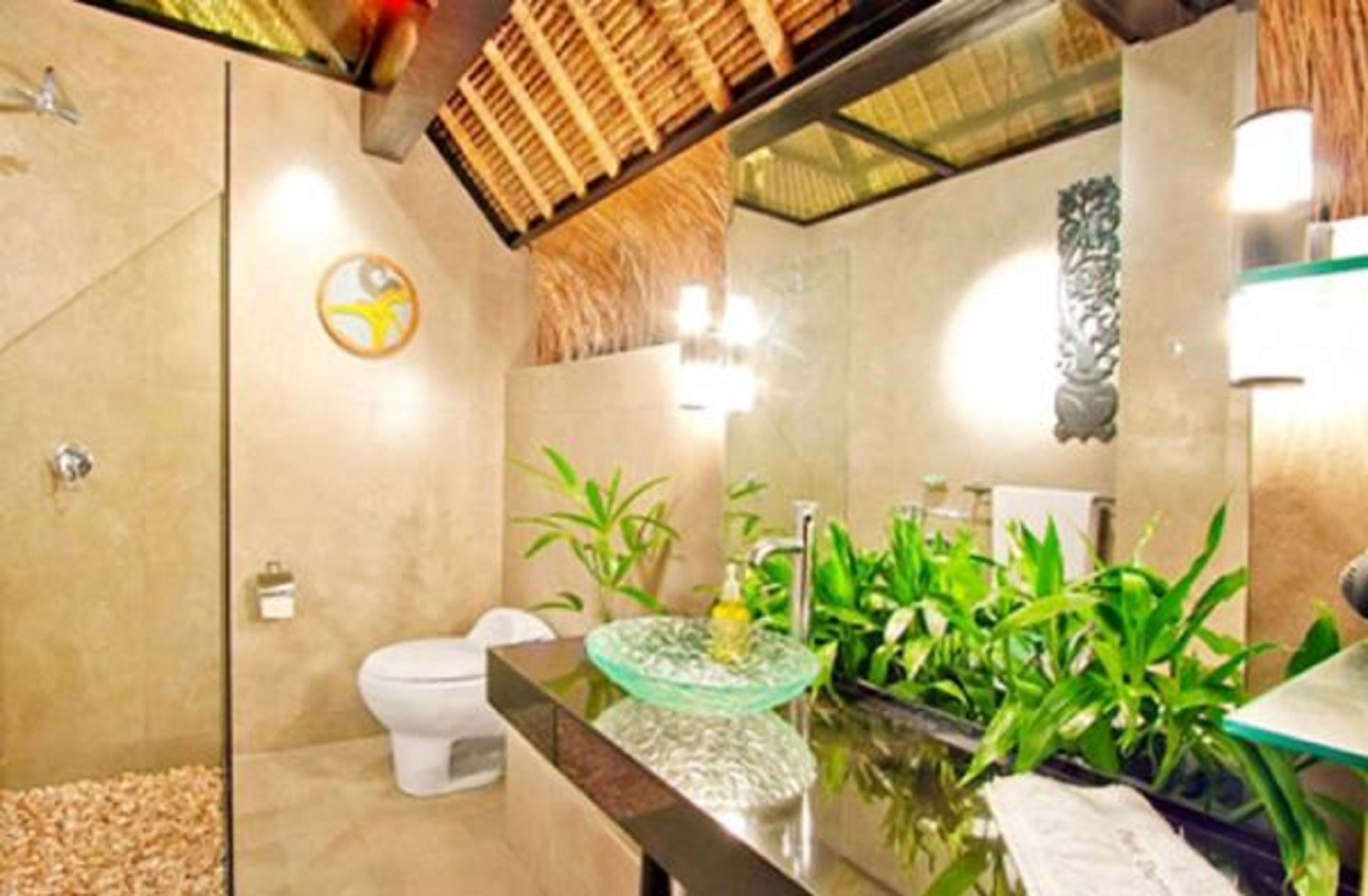 lotus deluxe | bathroom | shower, rainfall showerhead, free toiletries, hair dryer