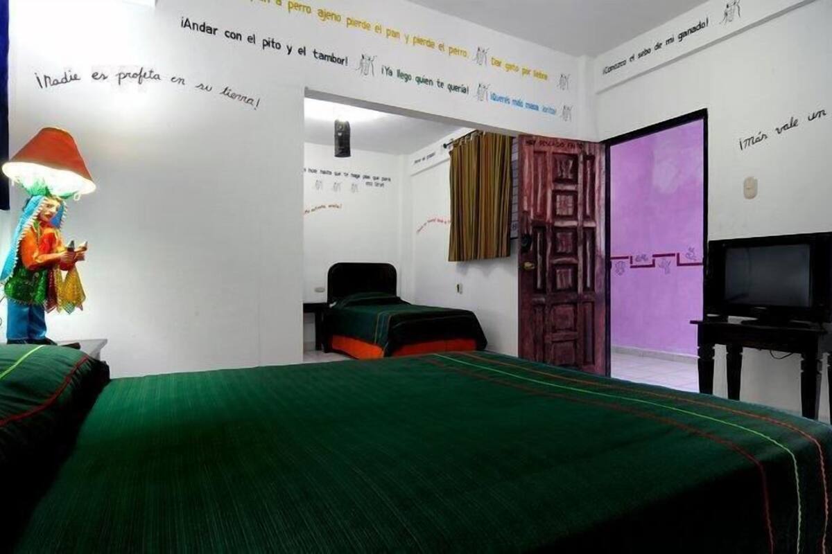 Triple Room | Desk, soundproofing, iron/ironing board (on request), WiFi (free)