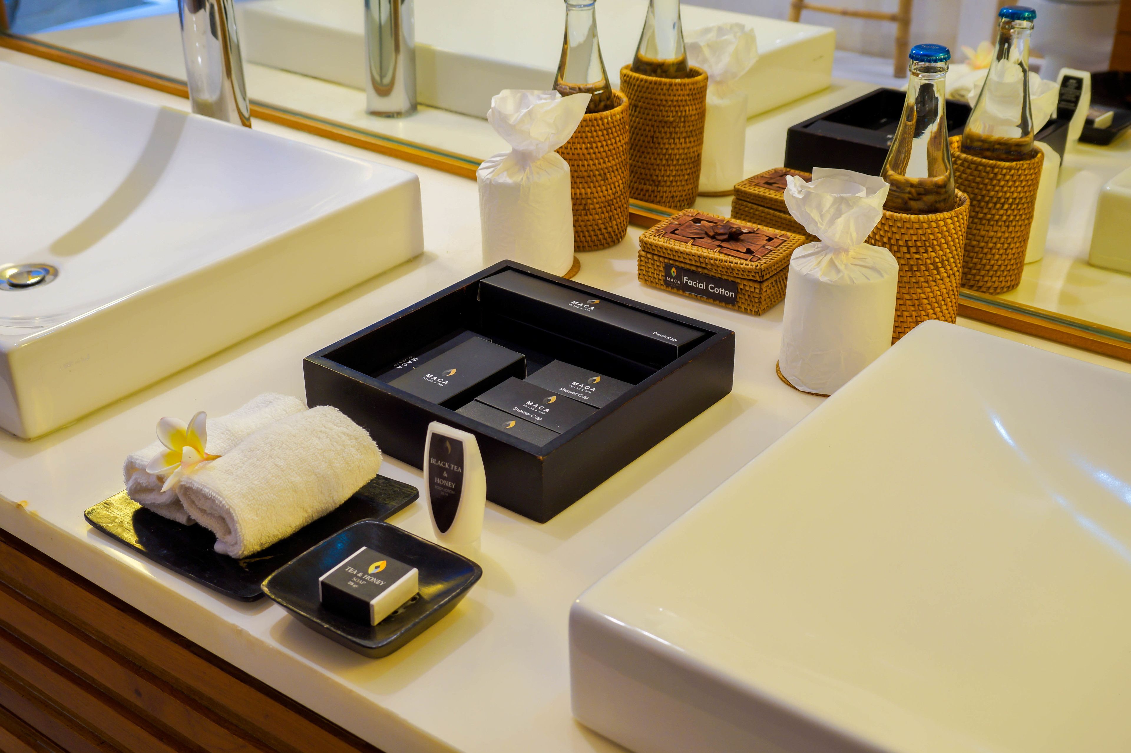 separate bathtub and shower, deep-soaking bathtub, free toiletries