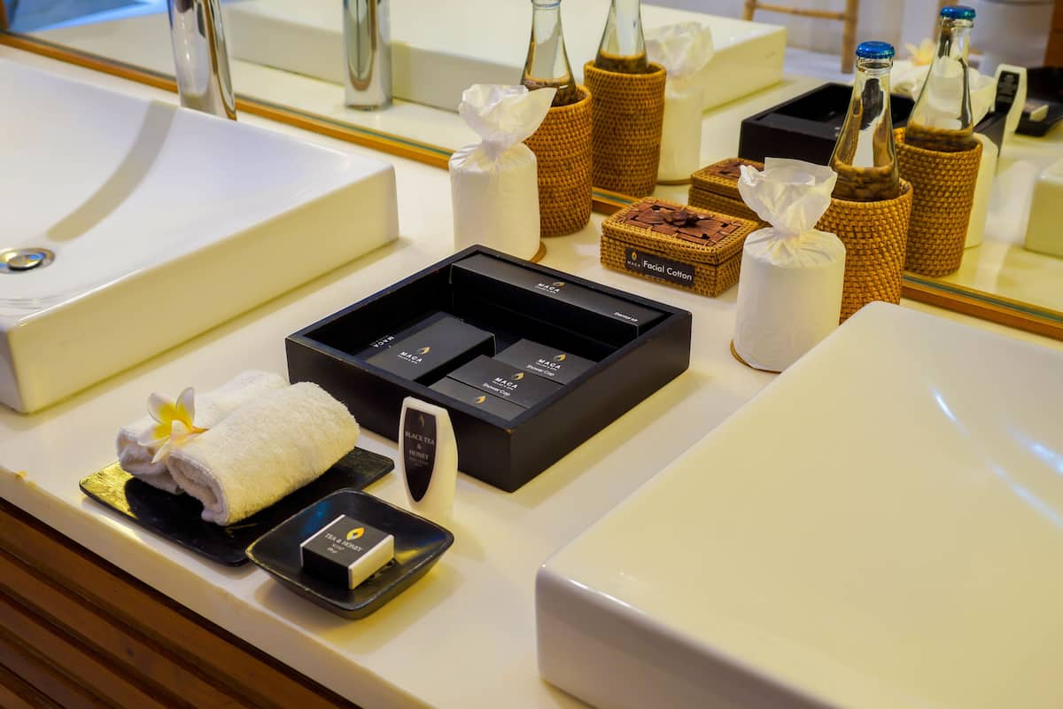 separate bathtub and shower, deep-soaking bathtub, free toiletries