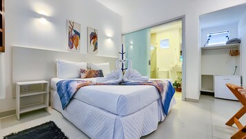 Comfort | Minibar, blackout drapes, soundproofing, iron/ironing board