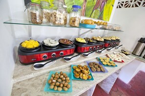 Free daily buffet breakfast  - Pousada Lua Cheia (Marechal Deodoro)