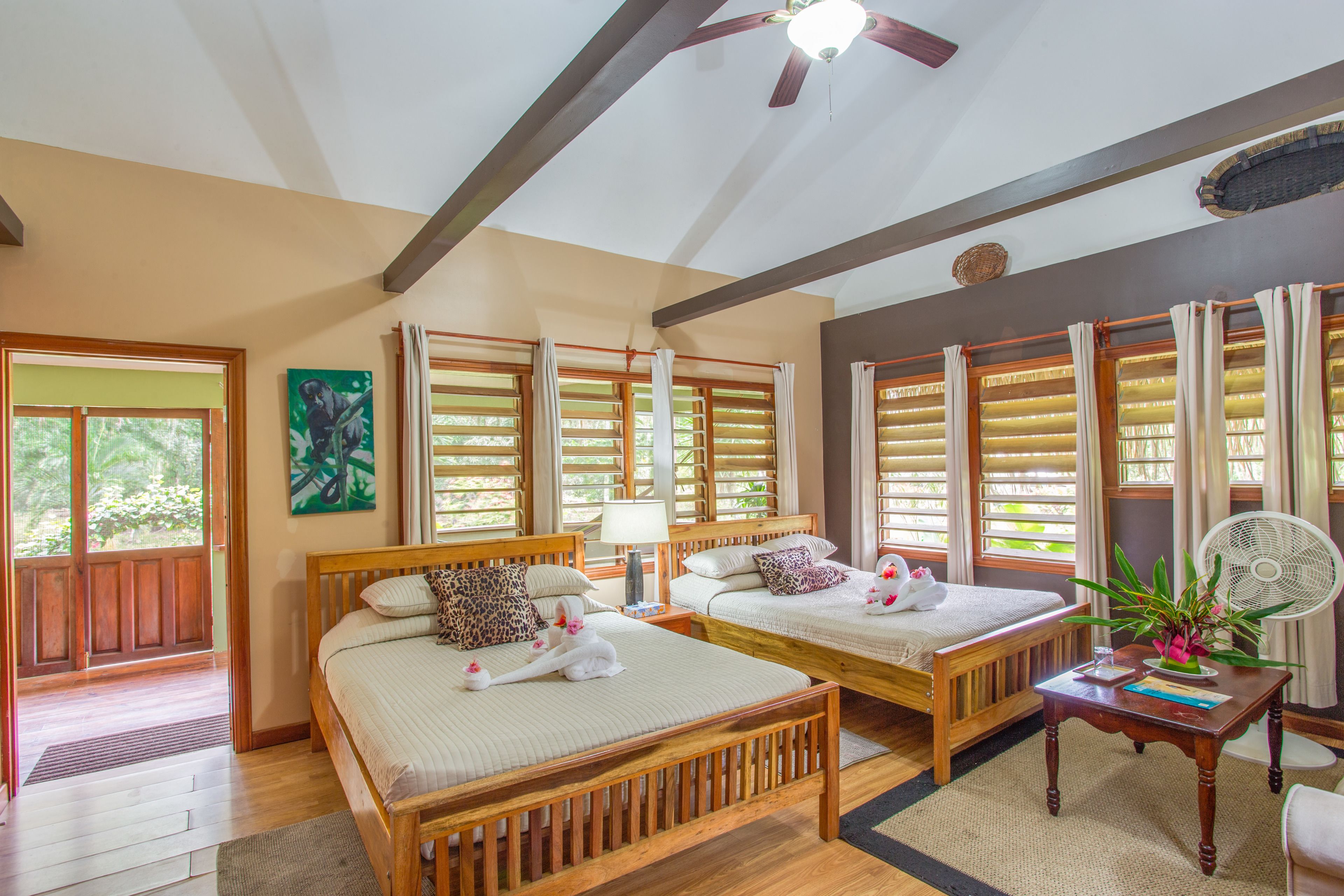 family room with garden view | individually decorated, individually furnished, free wifi, bed sheets