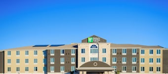 Holiday Inn Express & Suites Austin NW - Arboretum Area by IHG