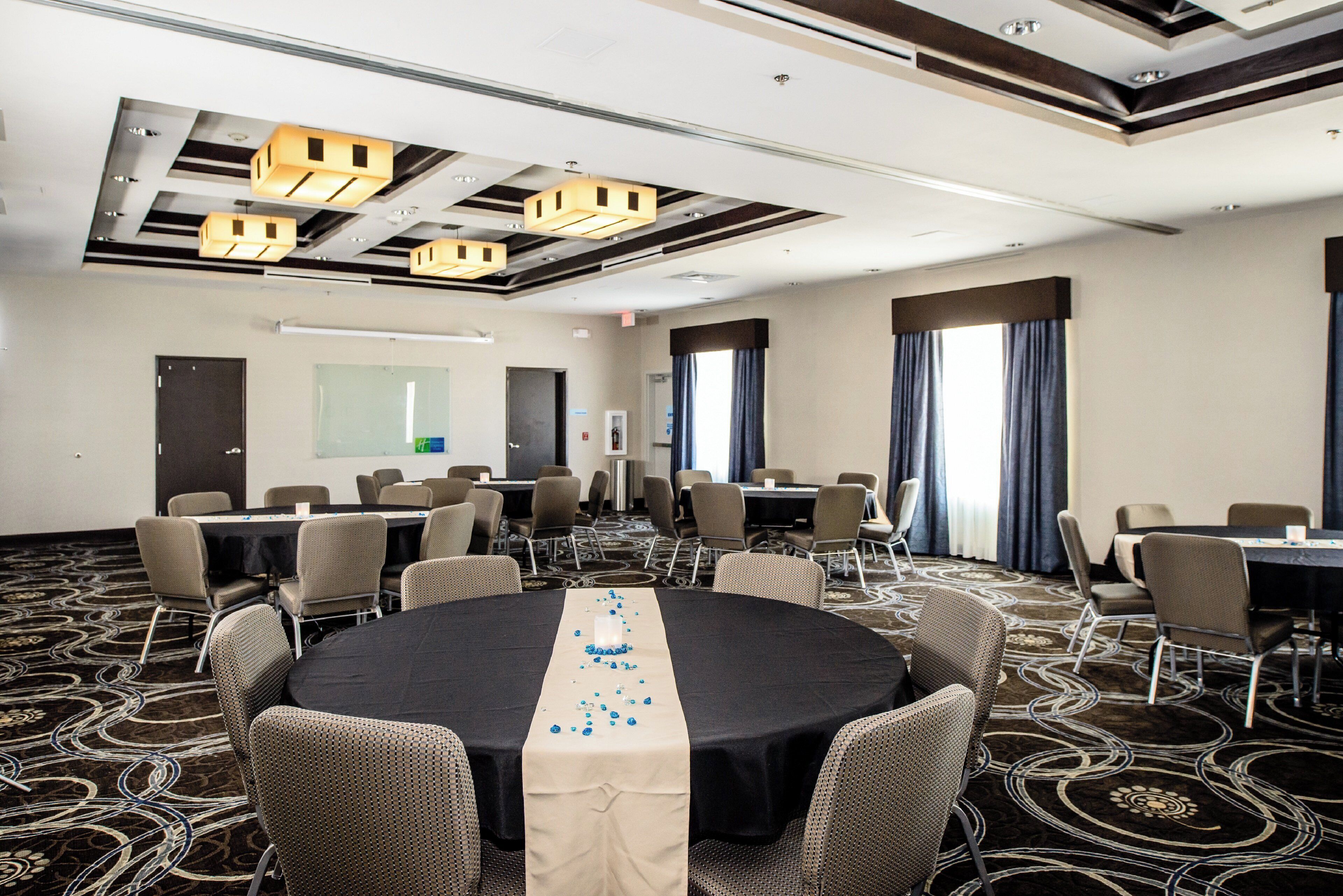 Photo - Holiday Inn Express & Suites Austin NW - Arboretum Area