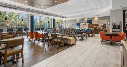 Holiday Inn Express & Suites Austin NW - Arboretum Area by IHG
