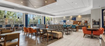 Holiday Inn Express & Suites Austin NW - Arboretum Area by IHG