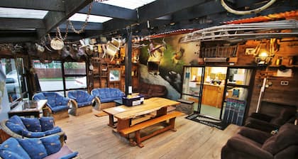 Chateau Backpacker & Motels