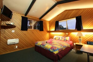 Backpacker Double Ensuite - Chateau Backpacker & Motels (Franz Josef Glacier)