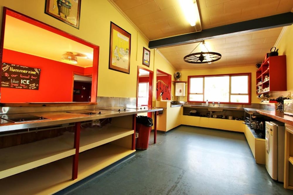 Chateau Backpackers & Motels by null