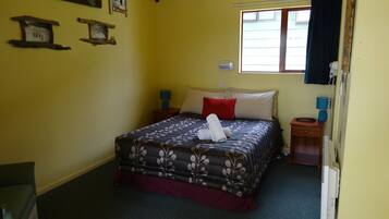 Double Room, Ensuite | Iron/ironing board, free WiFi, bed sheets
