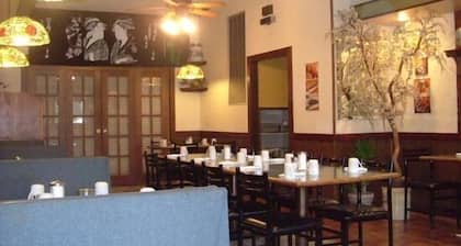 Colonial Inn