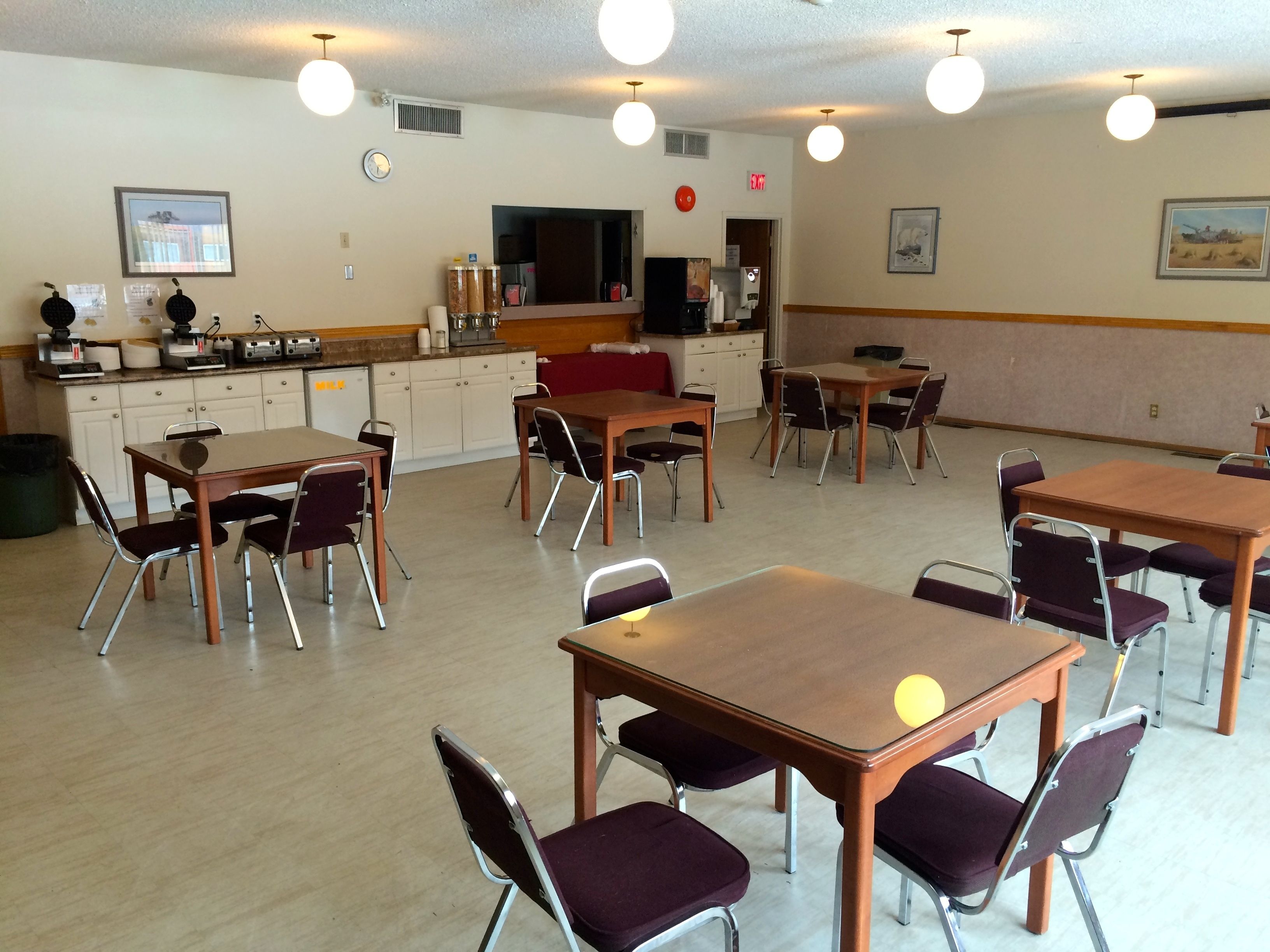 Desayuno autoservicio gratuito y diario