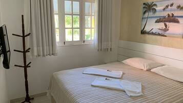 Chale Standart Casal | 1 quarto, frigobar, Wi-Fi de cortesia, roupa de cama