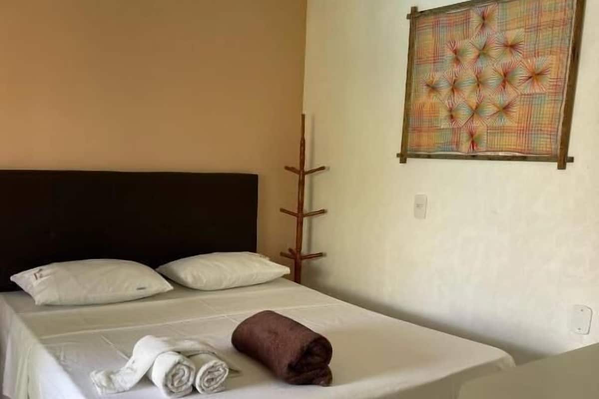 Minibar, free WiFi, bed sheets