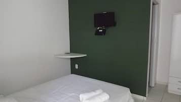 Double Room | Individually decorated, iron/ironing board, free WiFi