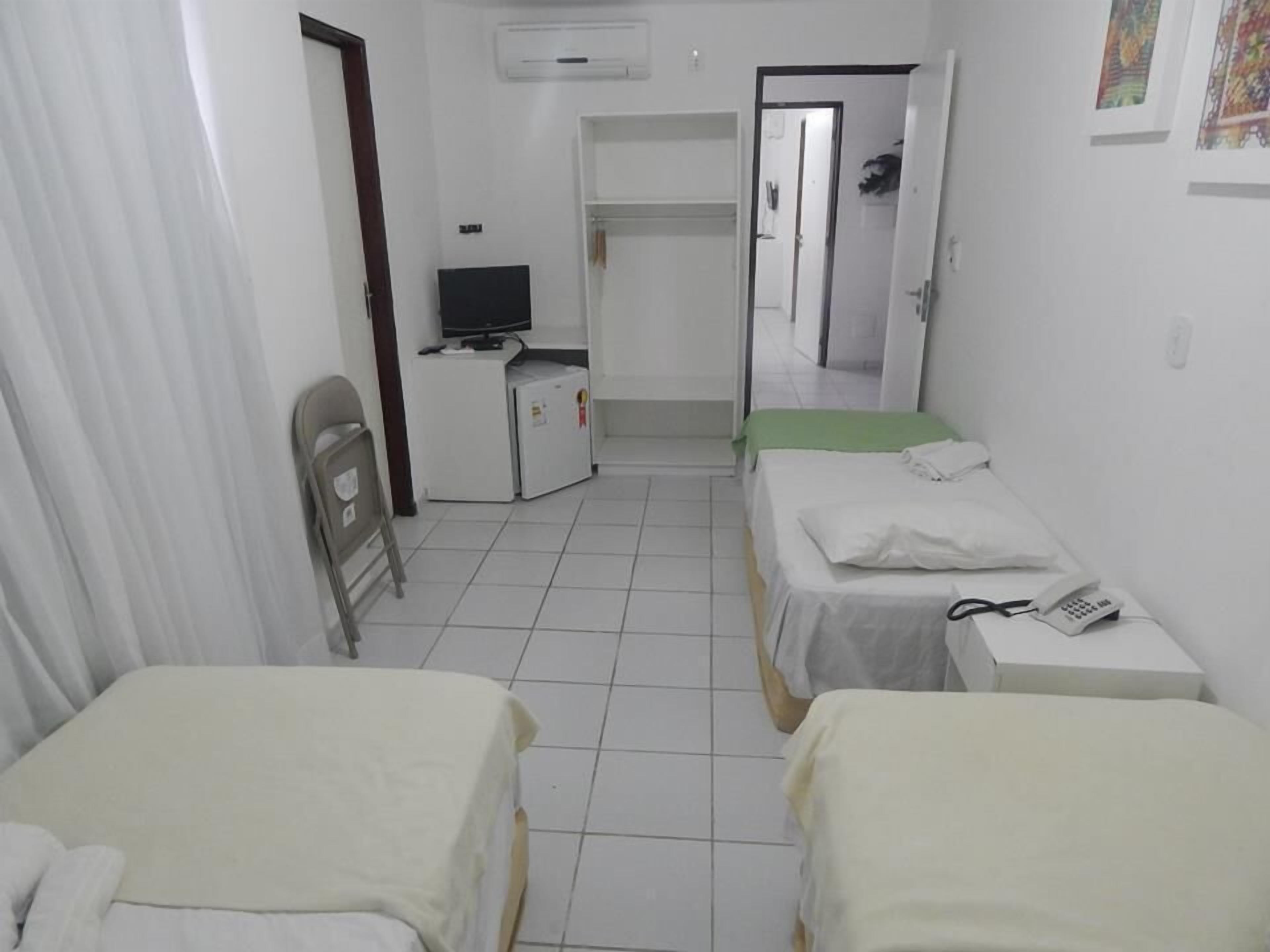 Minibar, schallisolierte Zimmer, Zustellbetten, kostenloses WLAN