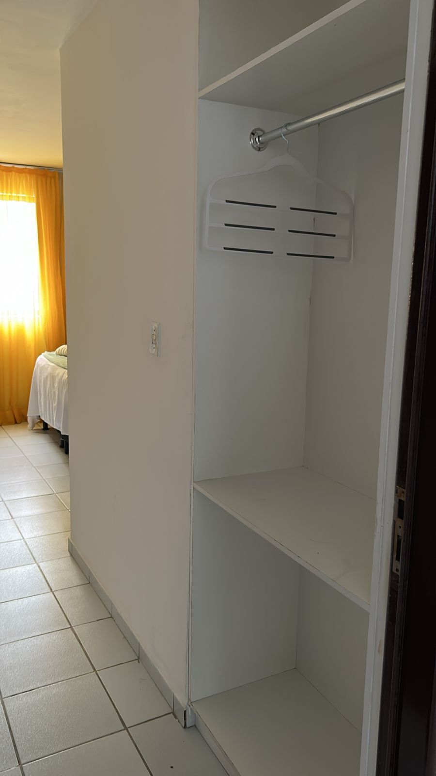Minibar, kedap suara, tempat tidur lipat/tambahan, dan Wi-Fi gratis