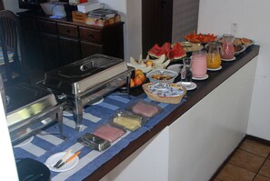 Tägliches inbegriffenes Frühstücksbuffet