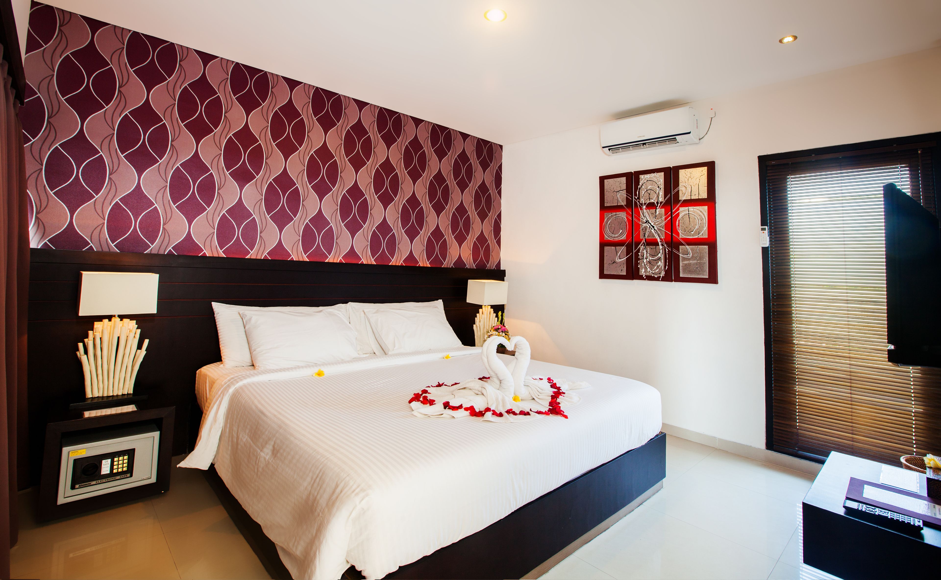 Villa, 1 Bedroom, Private Pool | Premium bedding, minibar, in-room safe, desk
