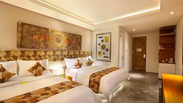 Family Room (Deluxe Family Room)