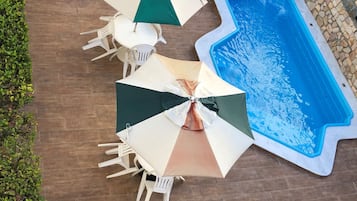 Outdoor pool, sun loungers