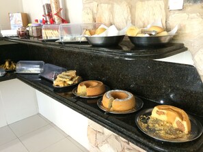 Ilmainen päivittäinen buffetaamiainen