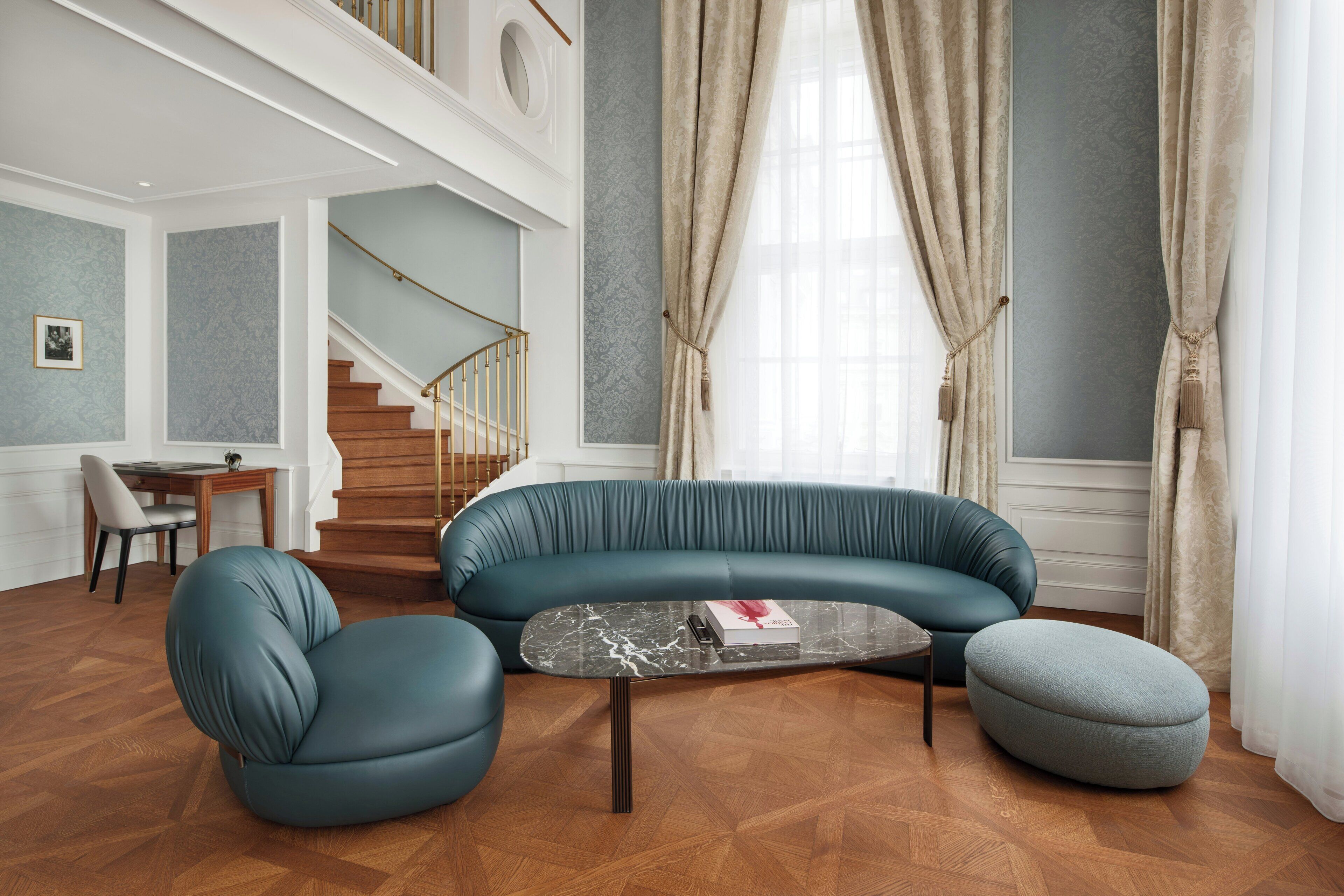Royal Suite, Garden View (Gallery) | Living area | TV