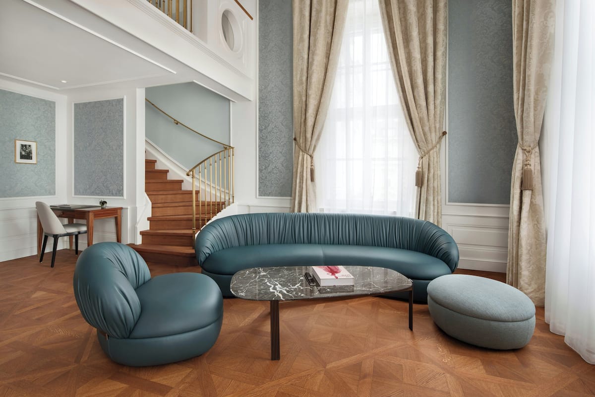 Royal Suite, Garden View (Gallery) | Living area | TV