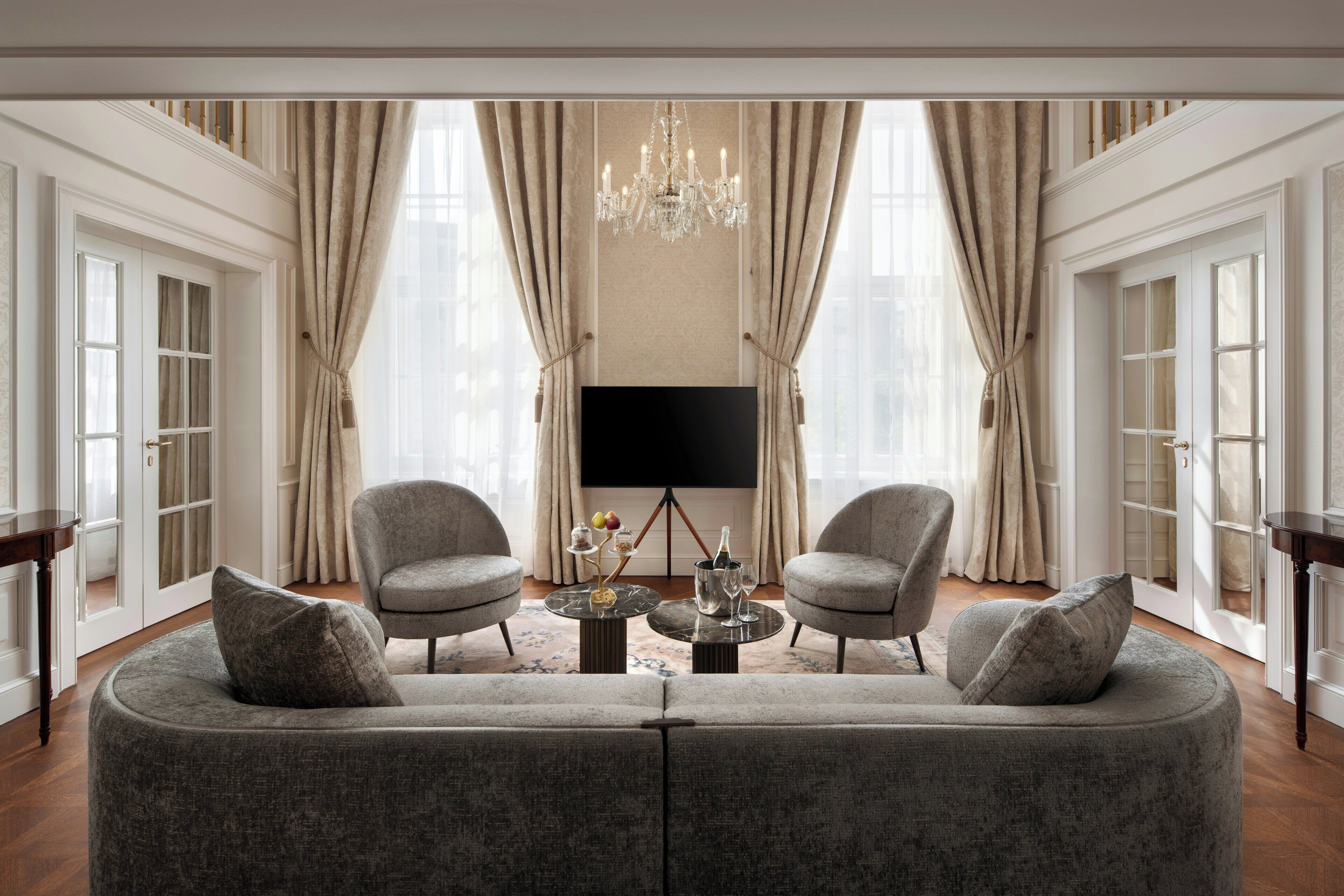 Maisonette, 2 Schlafzimmer (Imperial Suite) | Wohnbereich | Fernseher