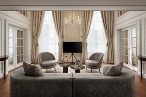 Duplex, 2 Bedrooms (Imperial Suite) | Living area | TV - Palais Coburg  (Vienna)