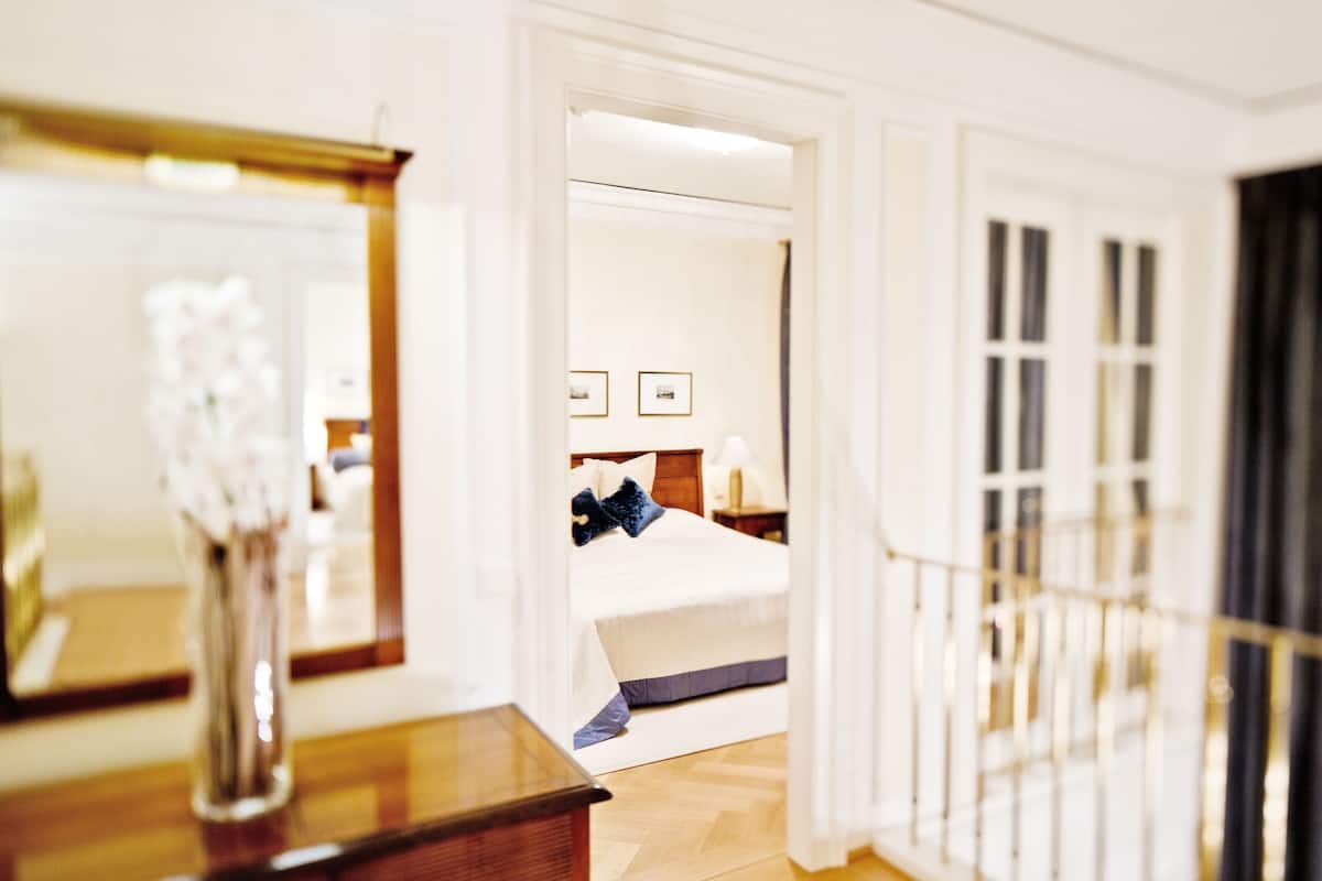 bastei suite 2 bedroom | free minibar, in-room safe, individually decorated